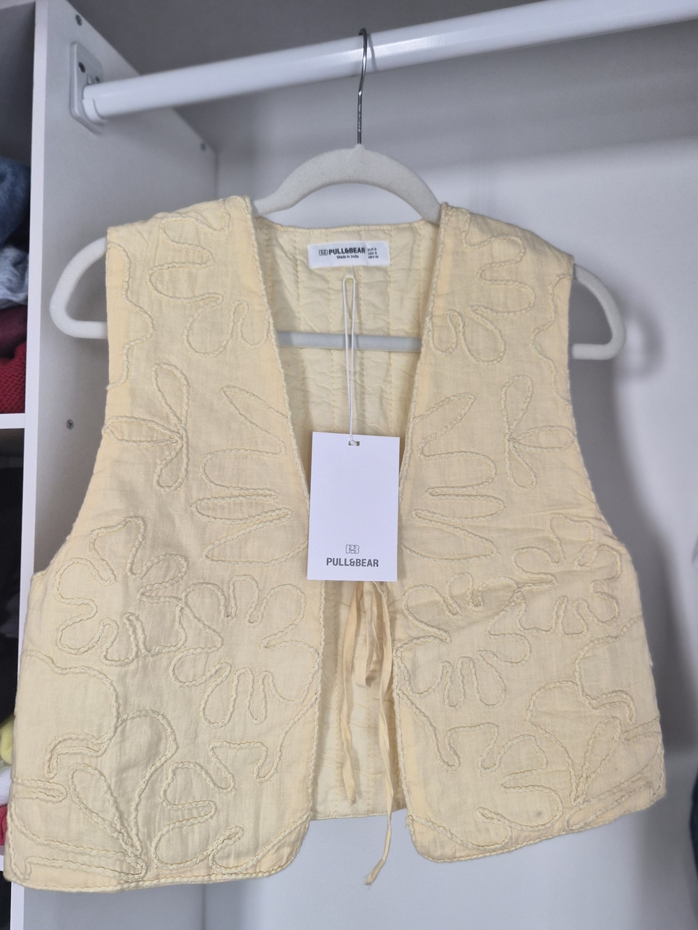 Pull&Bear Pale Yellow Embroidered Cotton Crop Vest